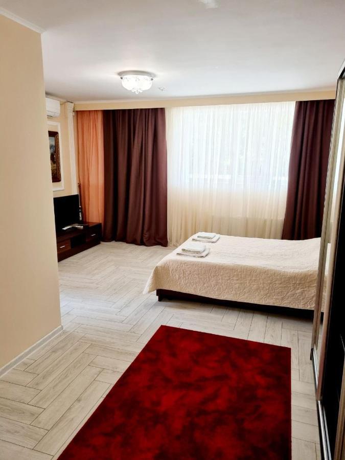 Helen Hotel Mykolajiv Exteriör bild