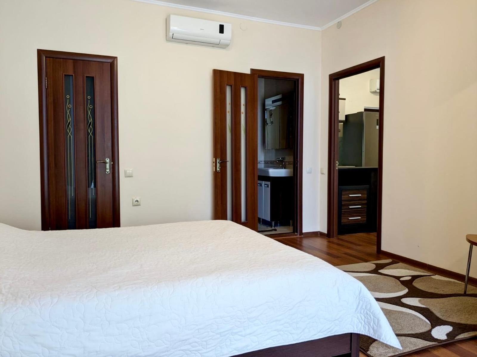Helen Hotel Mykolajiv Rum bild